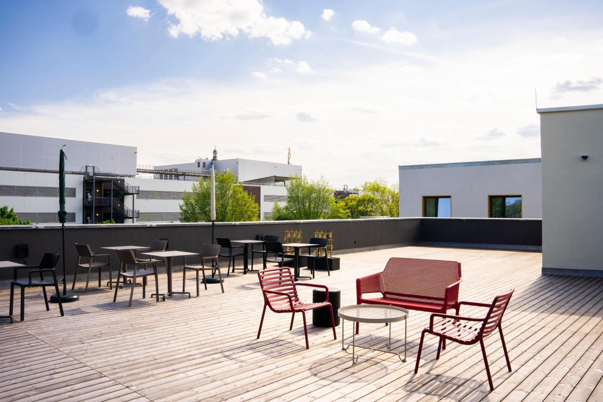 The Base Berlin One Hotel Ngoại thất bức ảnh