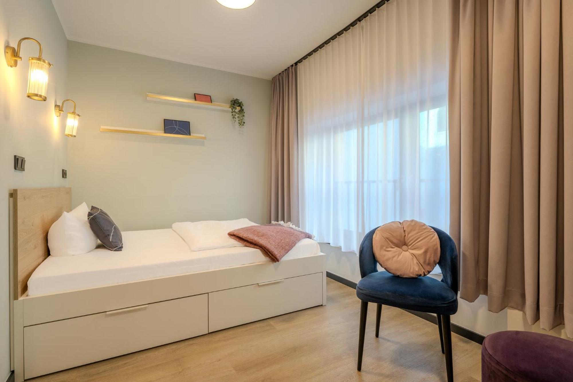 The Base Berlin One Hotel Ngoại thất bức ảnh
