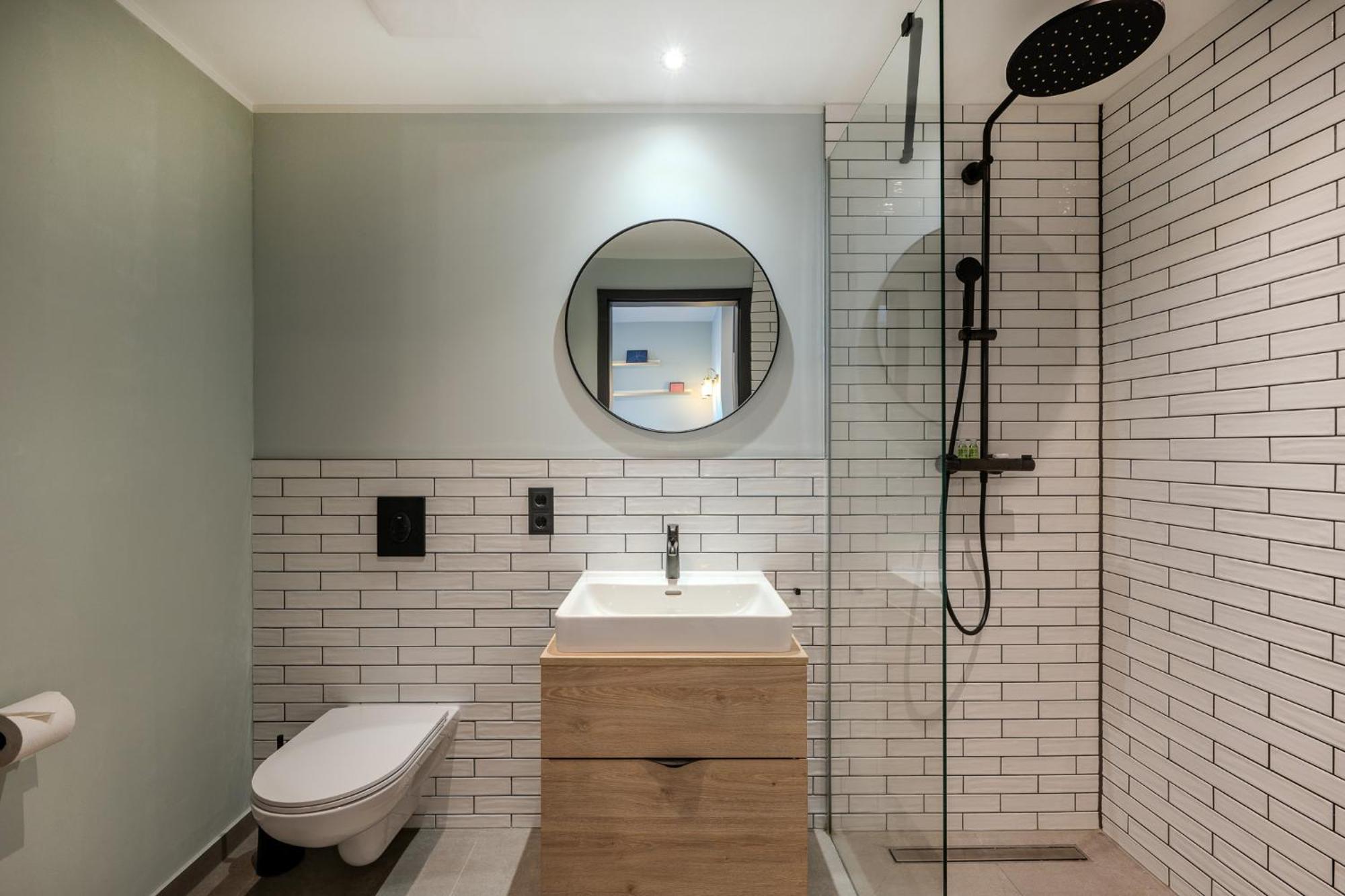 The Base Berlin One Hotel Ngoại thất bức ảnh