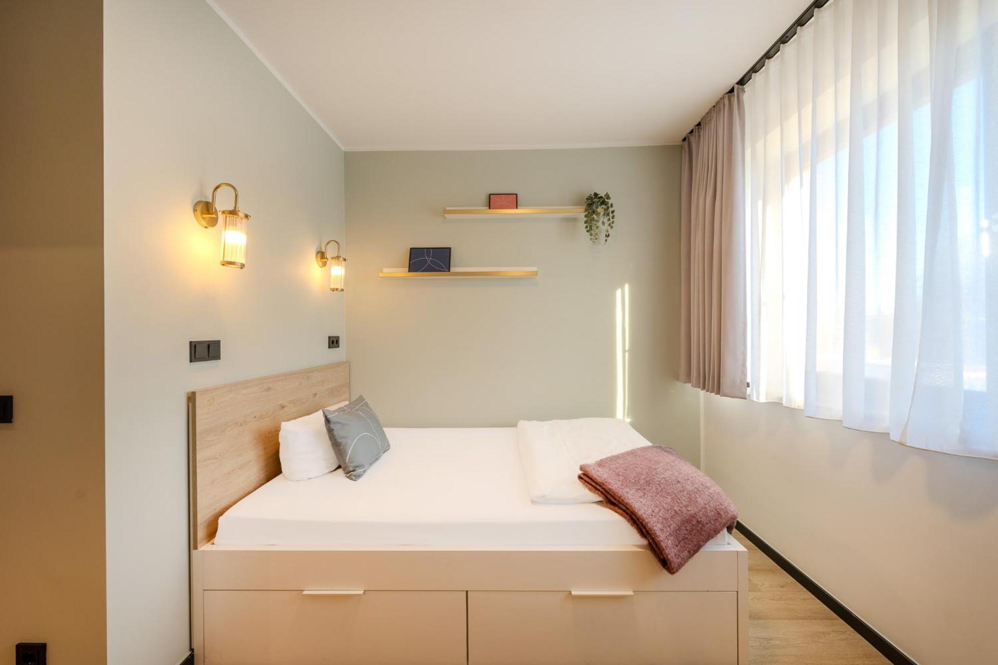 The Base Berlin One Hotel Ngoại thất bức ảnh