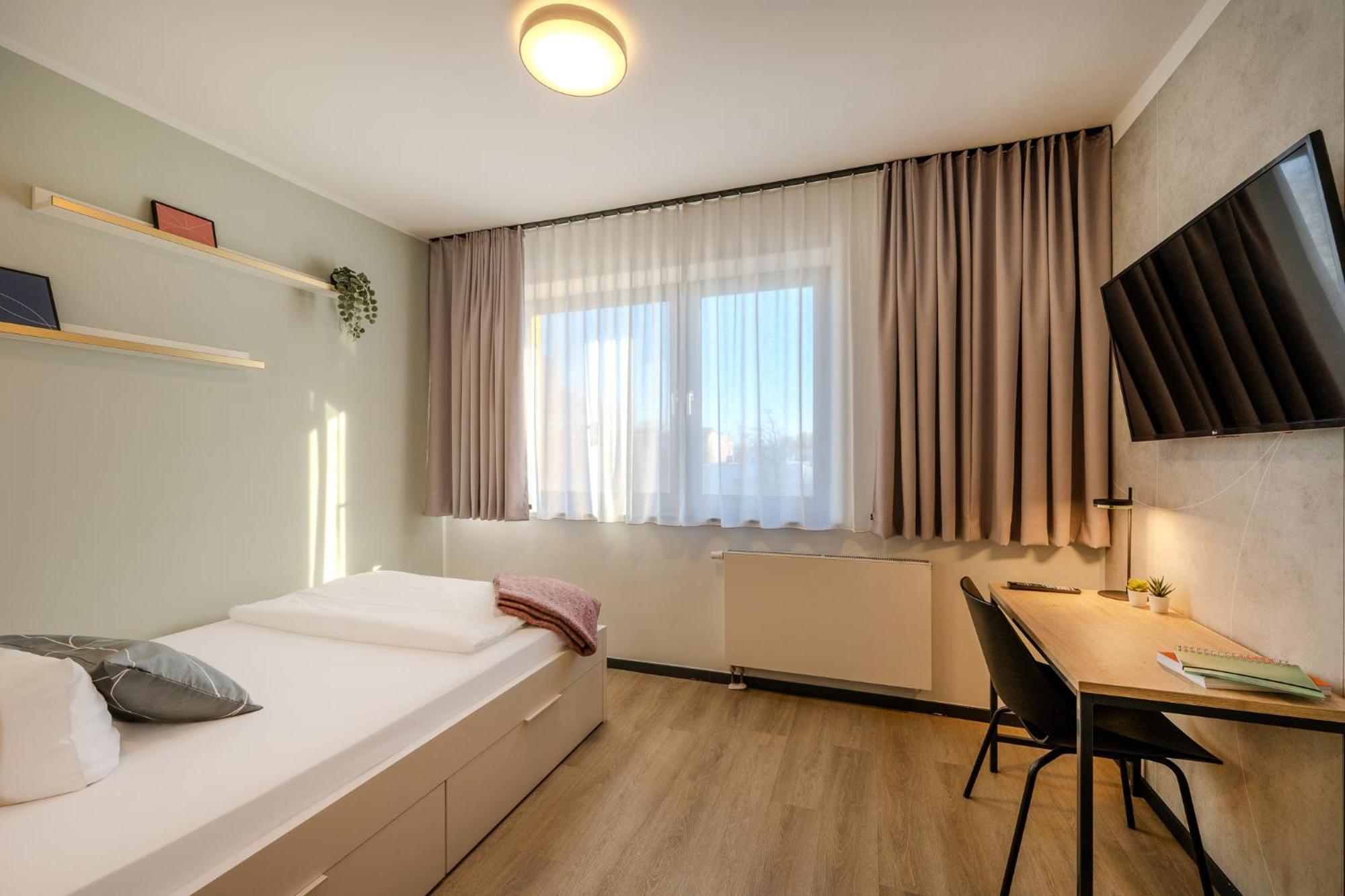 The Base Berlin One Hotel Ngoại thất bức ảnh