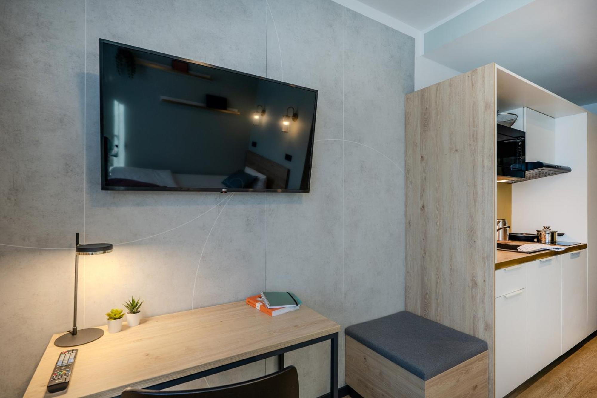 The Base Berlin One Hotel Ngoại thất bức ảnh