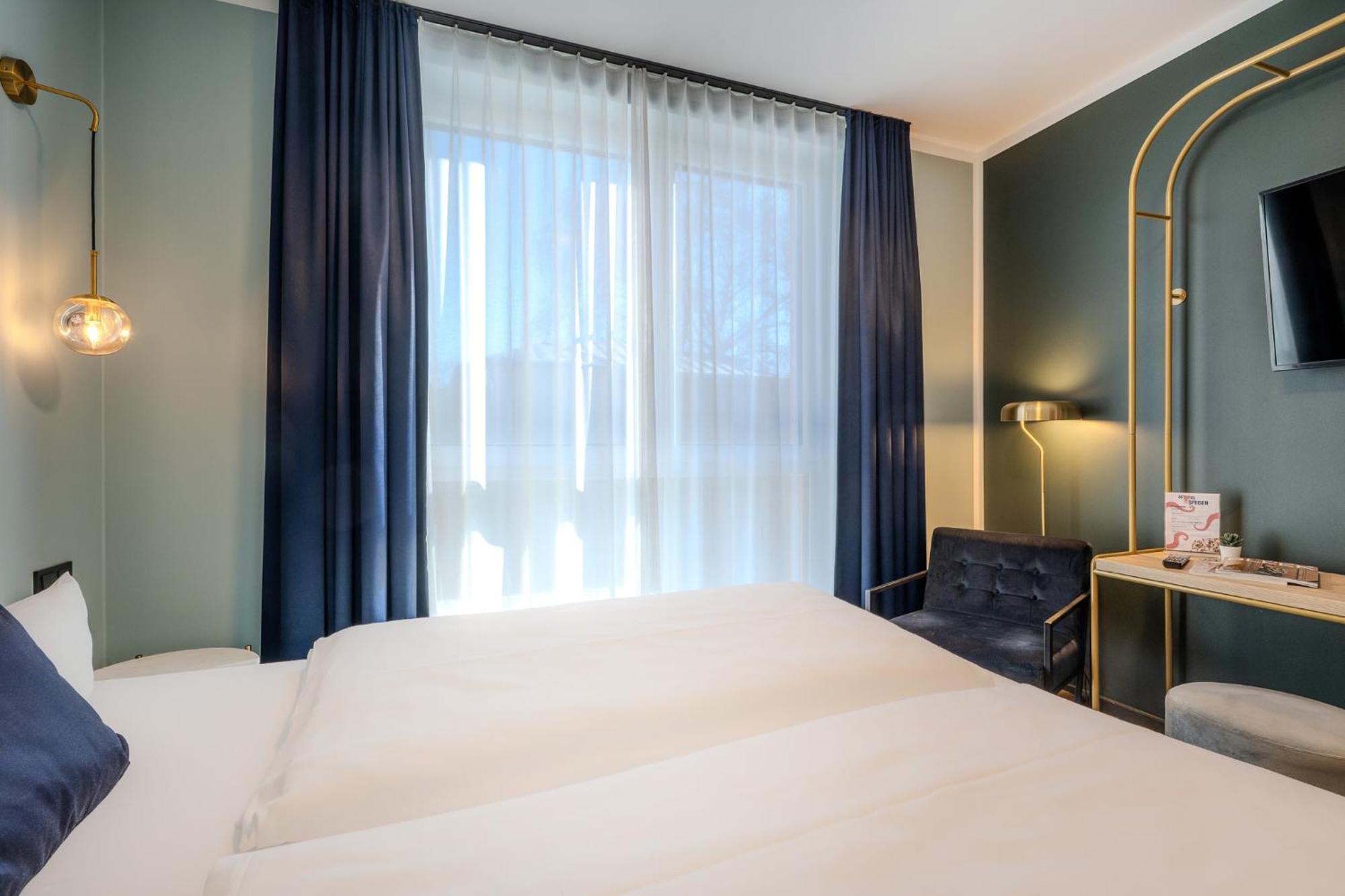 The Base Berlin One Hotel Ngoại thất bức ảnh