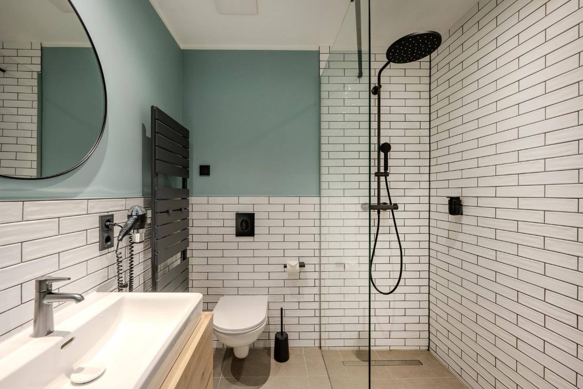 The Base Berlin One Hotel Ngoại thất bức ảnh