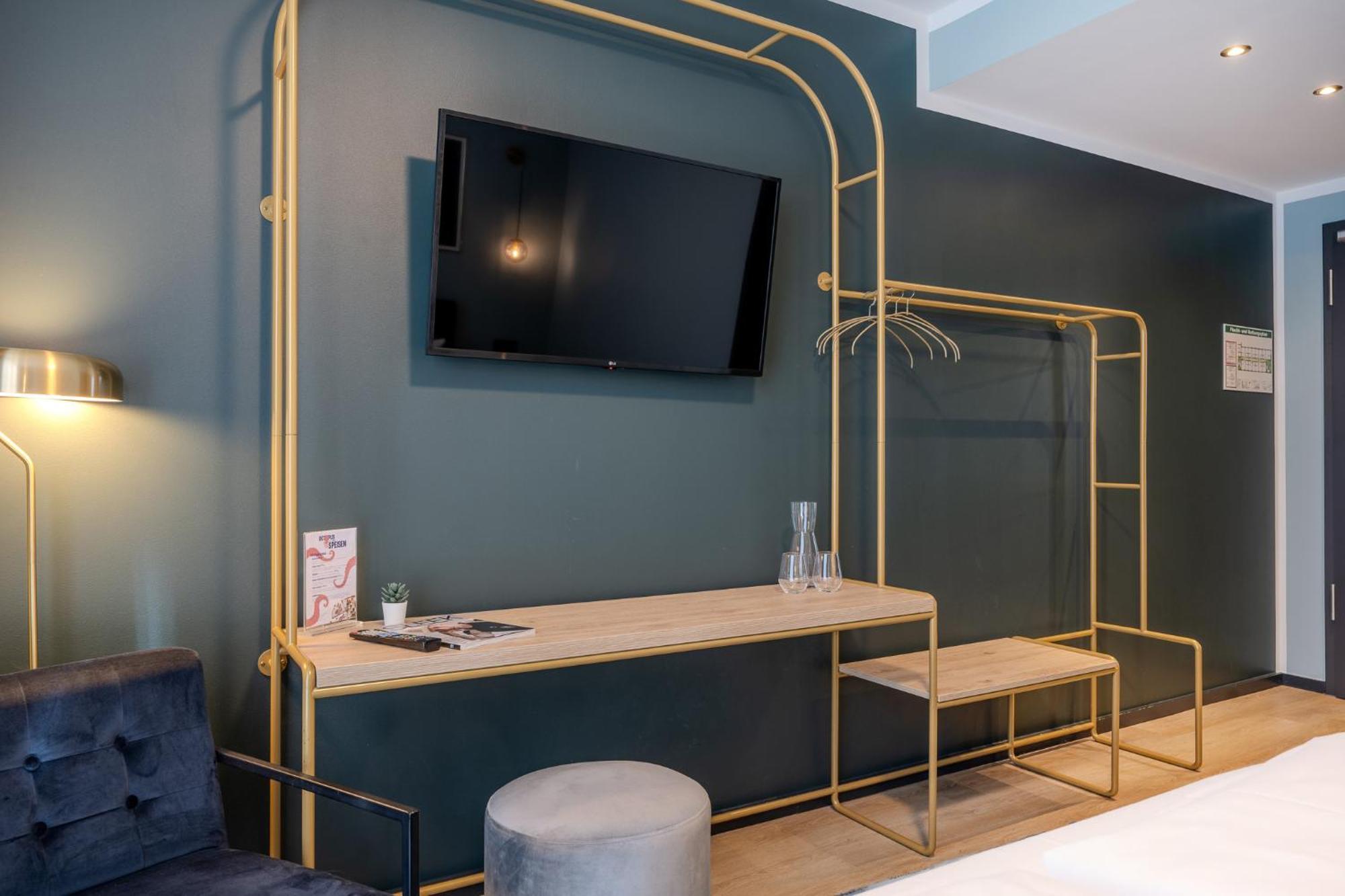 The Base Berlin One Hotel Ngoại thất bức ảnh